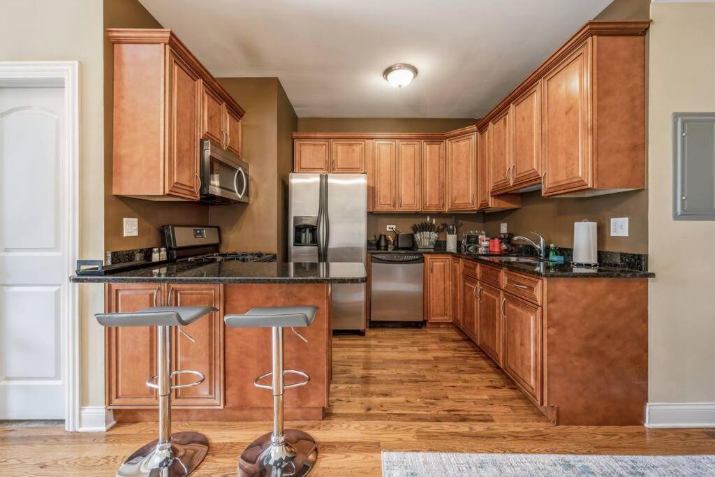 Lovely 2 Bed 3 Miles From Dt W Free Parking ชิคาโก ภายนอก รูปภาพ